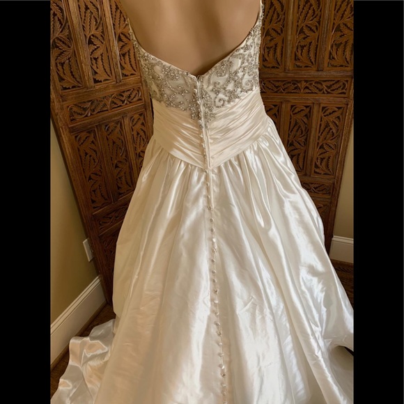 Allure counter wedding dress 💑👗👗👗 - Picture 8 of 8